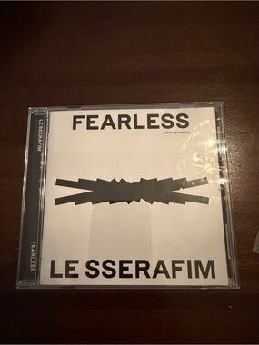 Le Sserafim- Fearless CD (Standard and Japan version)